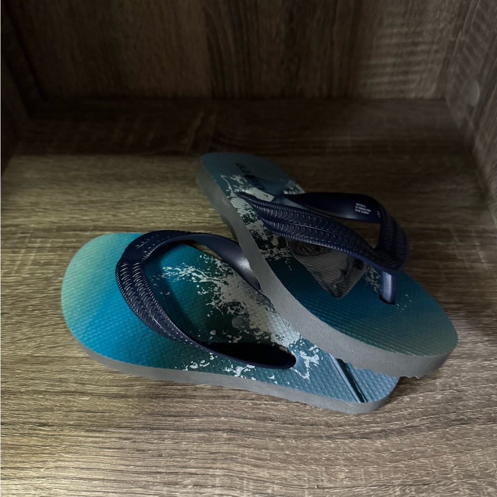 Old navy boys flip flops